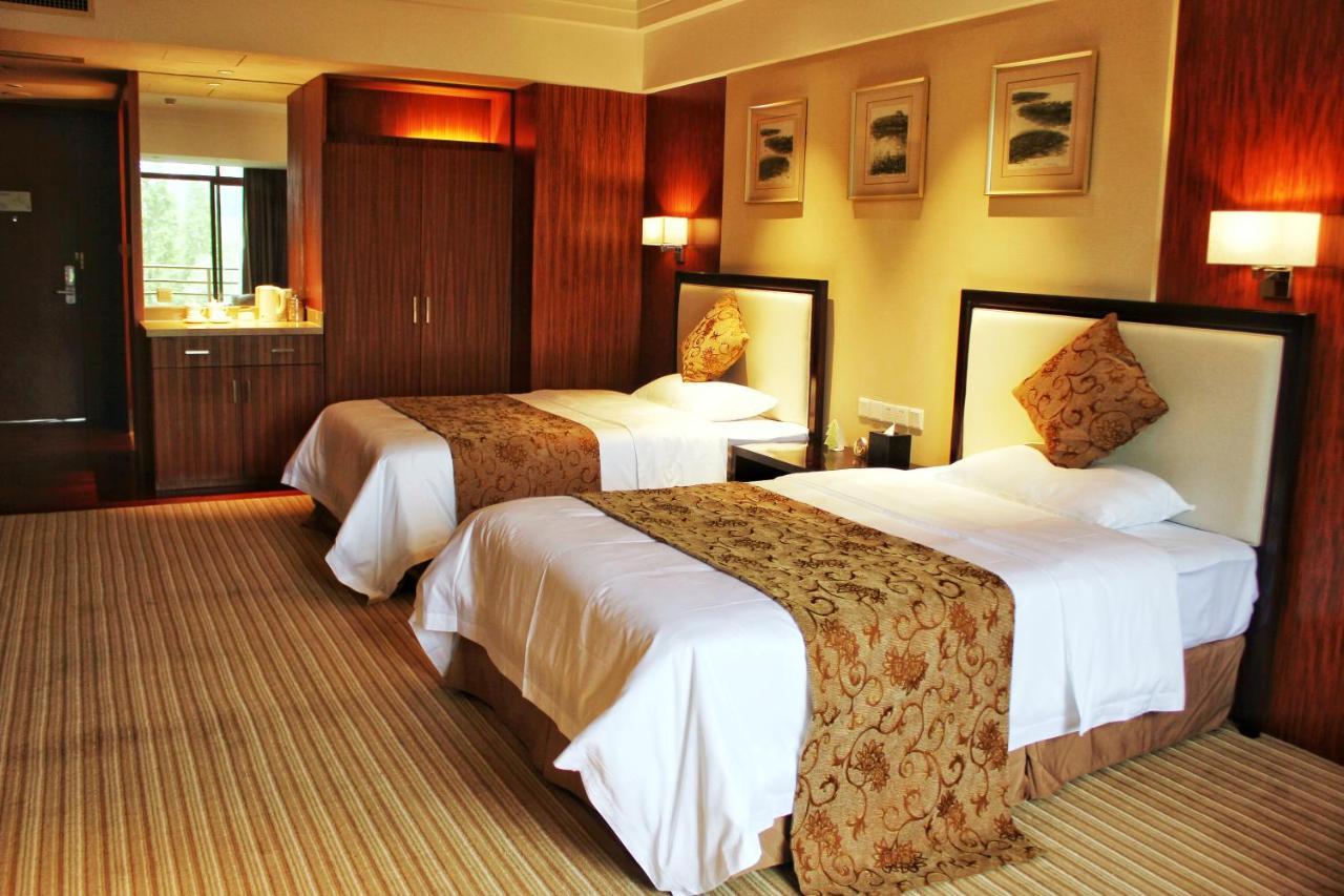 Jinling Riverside Hotel Nanjing  Bagian luar foto