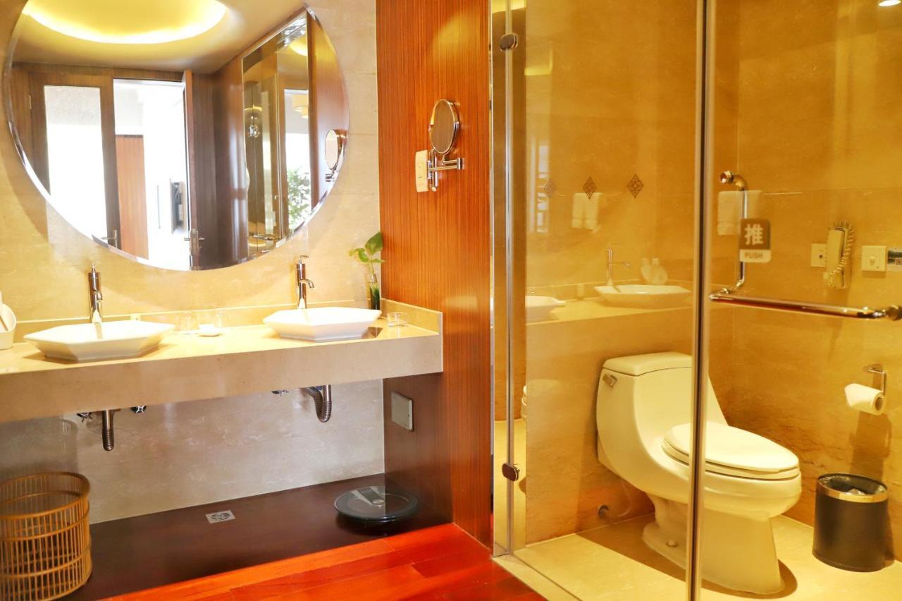 Jinling Riverside Hotel Nanjing  Bagian luar foto