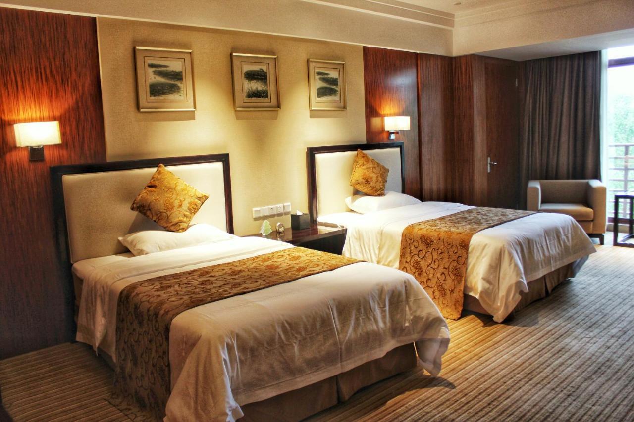 Jinling Riverside Hotel Nanjing  Bagian luar foto