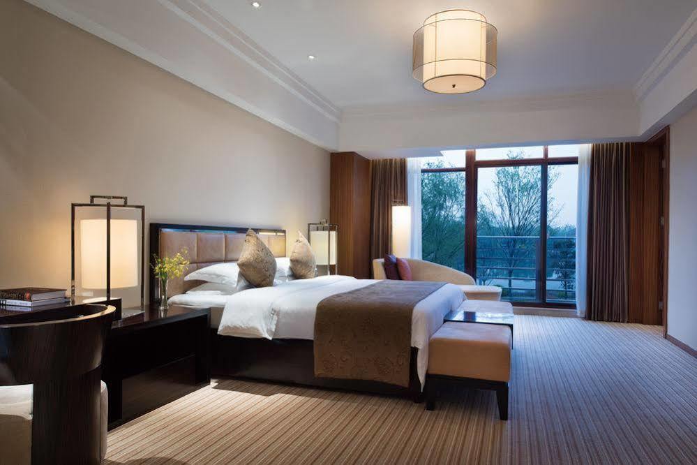 Jinling Riverside Hotel Nanjing  Bagian luar foto